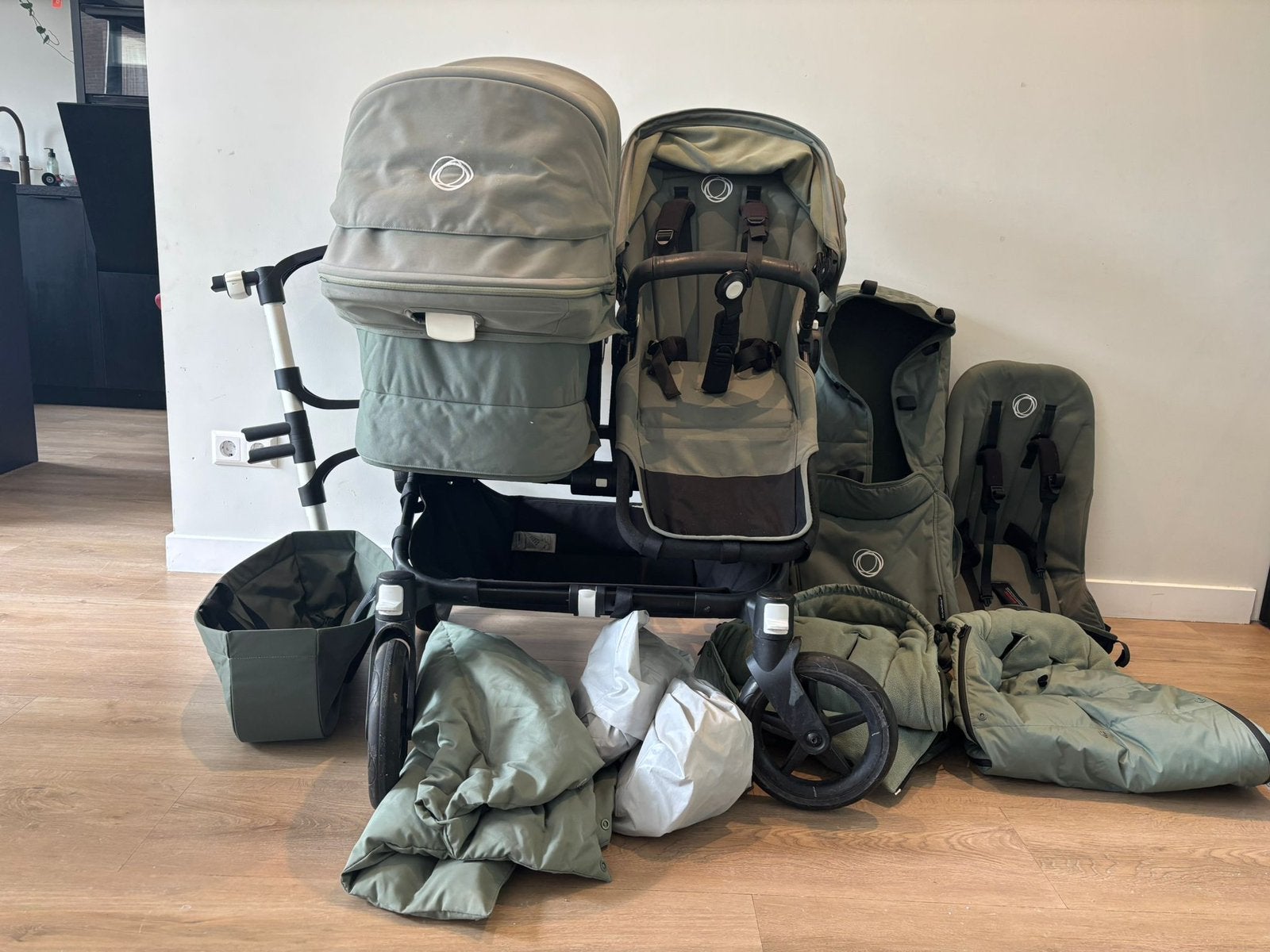 Bugaboo Donkey 5 Twin – Forest Green (juni 2022), Ophalen, Zo goed als nieuw, Bugaboo