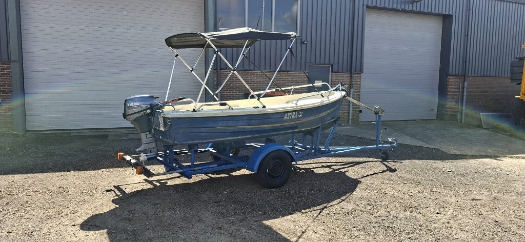 tour boot/visboot met z.g.a nieuwe Yahama 6PK 2 cilinder, Watersport en Boten, Ophalen, 5 tot 10 pk, Viertaktmotor, Zo goed als nieuw
