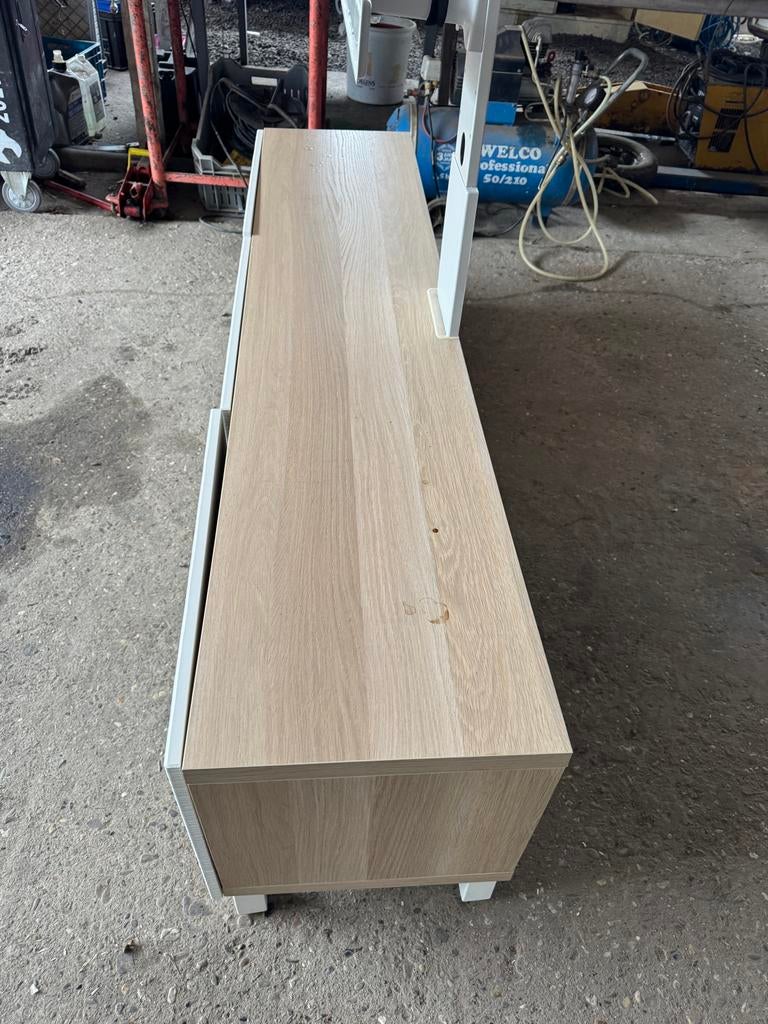 TV meubel BESTA met tv beugel, Gebruikt, 150 tot 200 cm, Ophalen of Verzenden, Minder dan 100 cm