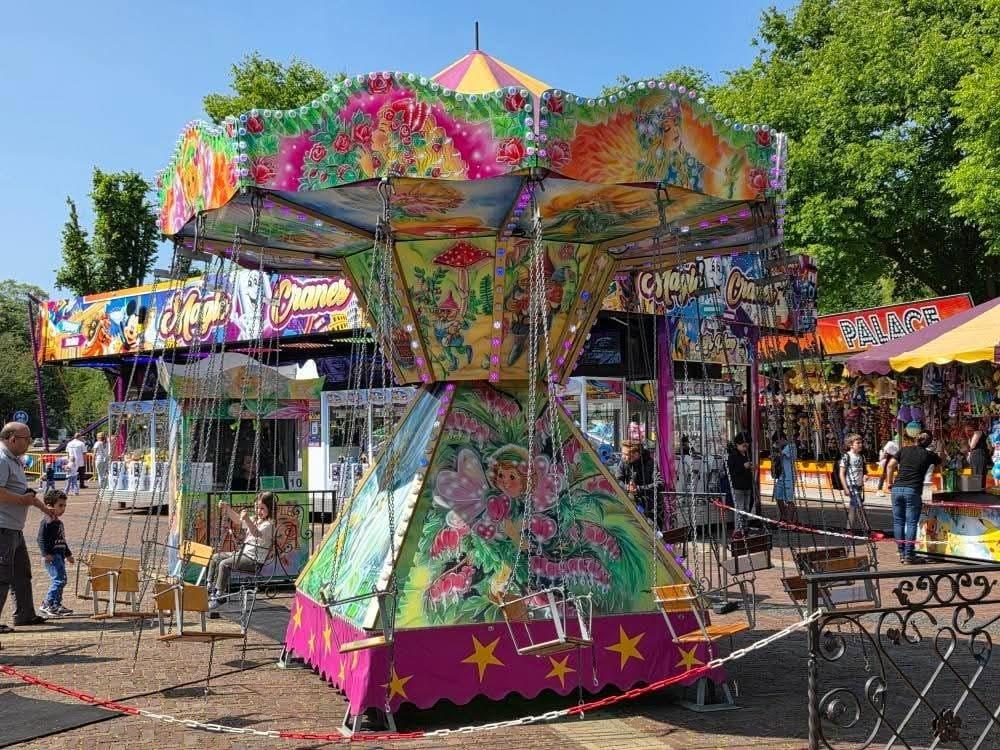 Kinderzweefmolen huren?, Hobby en Vrije tijd, Feestartikelen | Verhuur, Ophalen of Verzenden