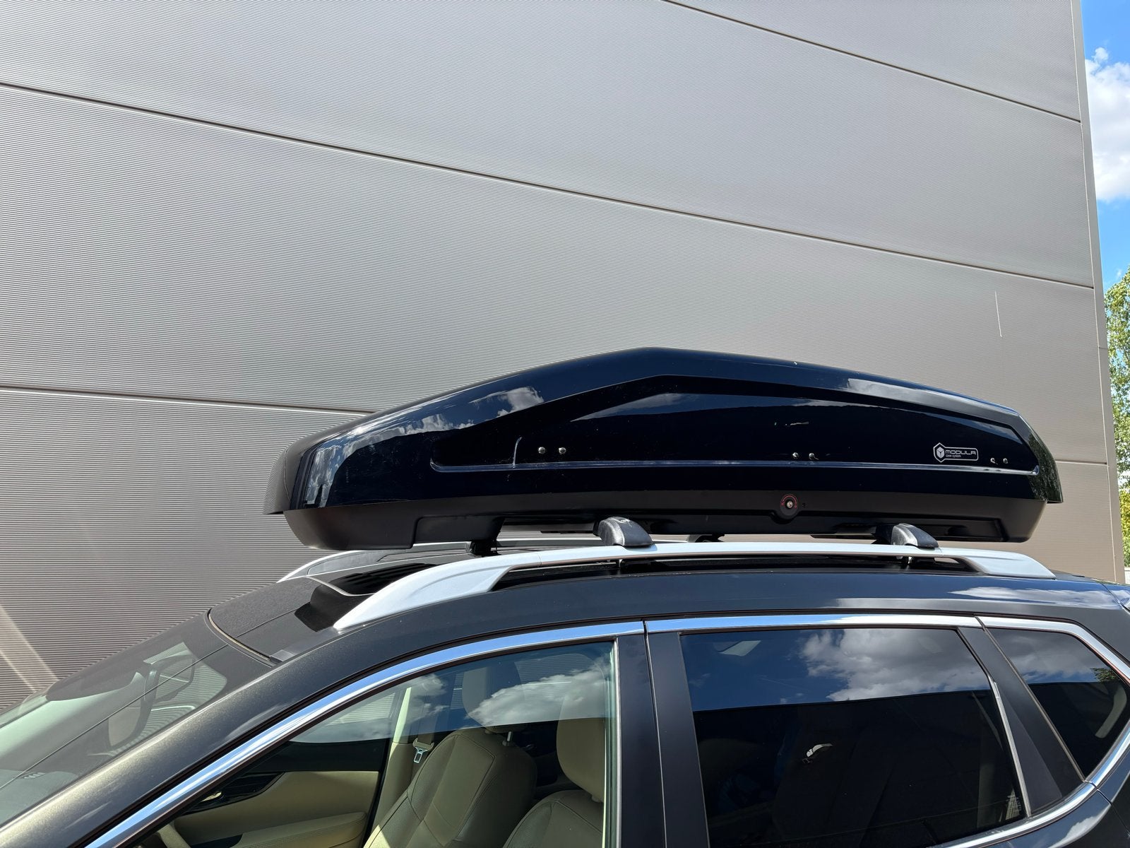 Modula Dakkoffer Zwart Glans - 550 Liter 2 kanten te openen, Auto diversen, Ophalen, Zo goed als nieuw
