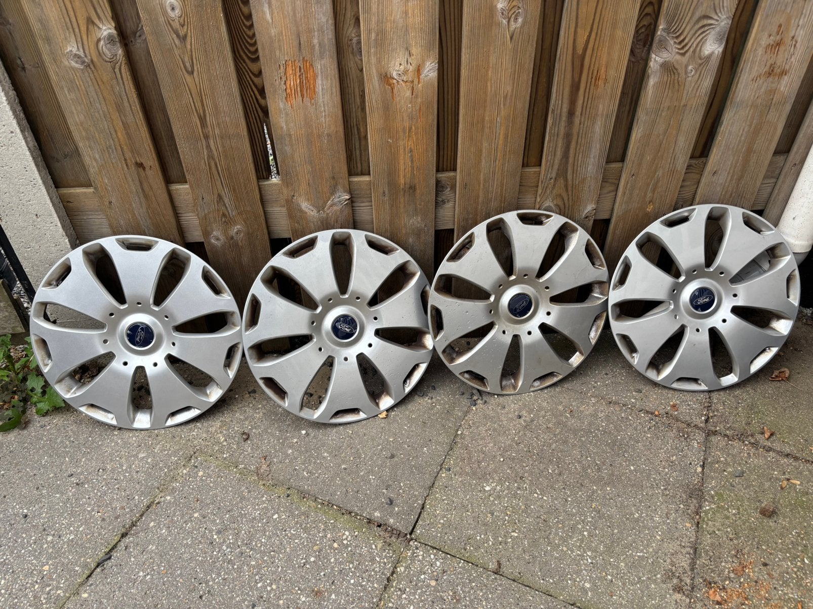 Orginele Ford Wieldoppen 16inch, Auto diversen, Wieldoppen, Ophalen, Zo goed als nieuw