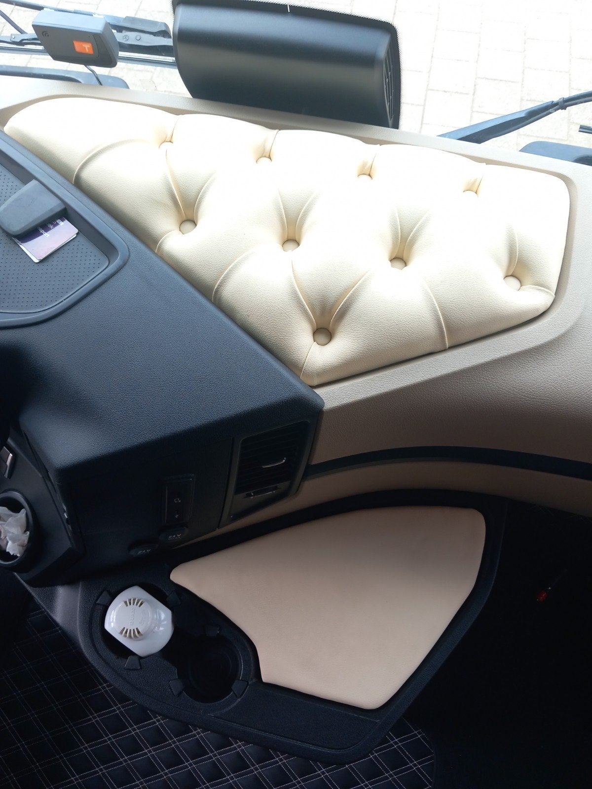 set creme dashboard plankjes  Mercedes Actros, Auto-onderdelen, Ophalen of Verzenden, Gebruikt, Mercedes-Benz, Interieur en Bekleding