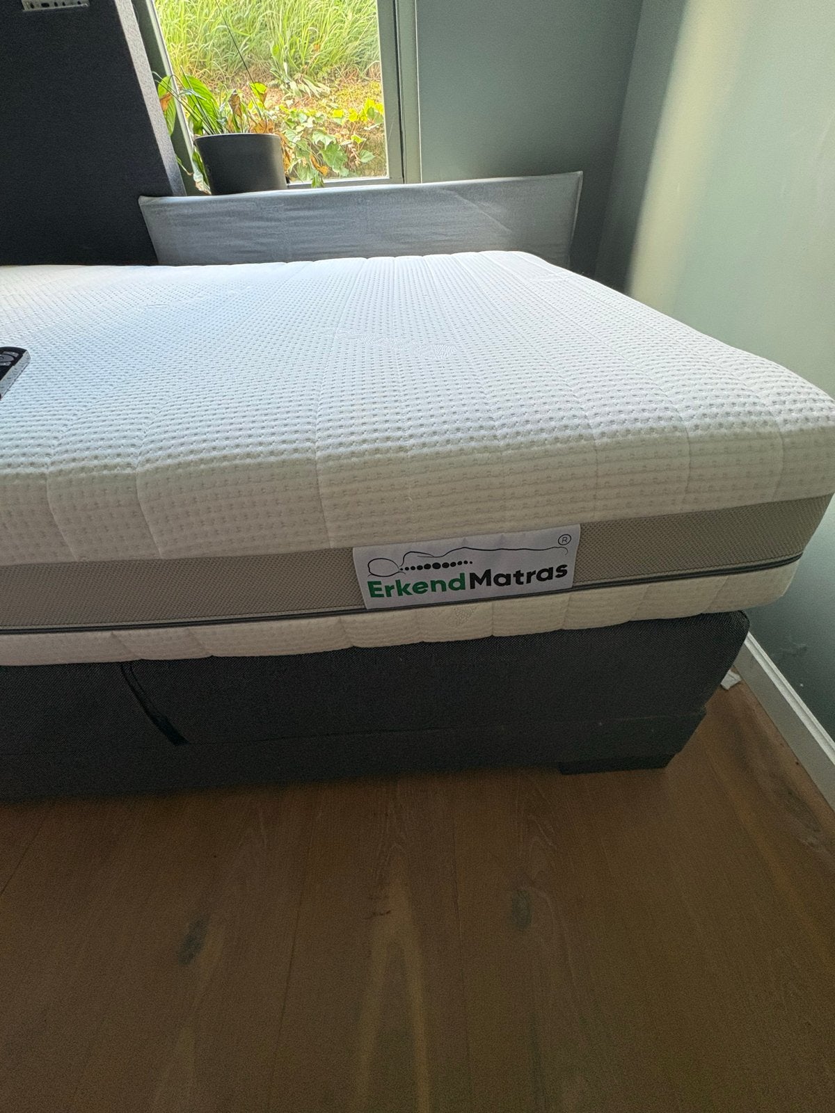 Elektrisch verstelbare boxspring - Zo goed als nieuw!, Ophalen, 190 cm of minder, Zo goed als nieuw, Twijfelaar