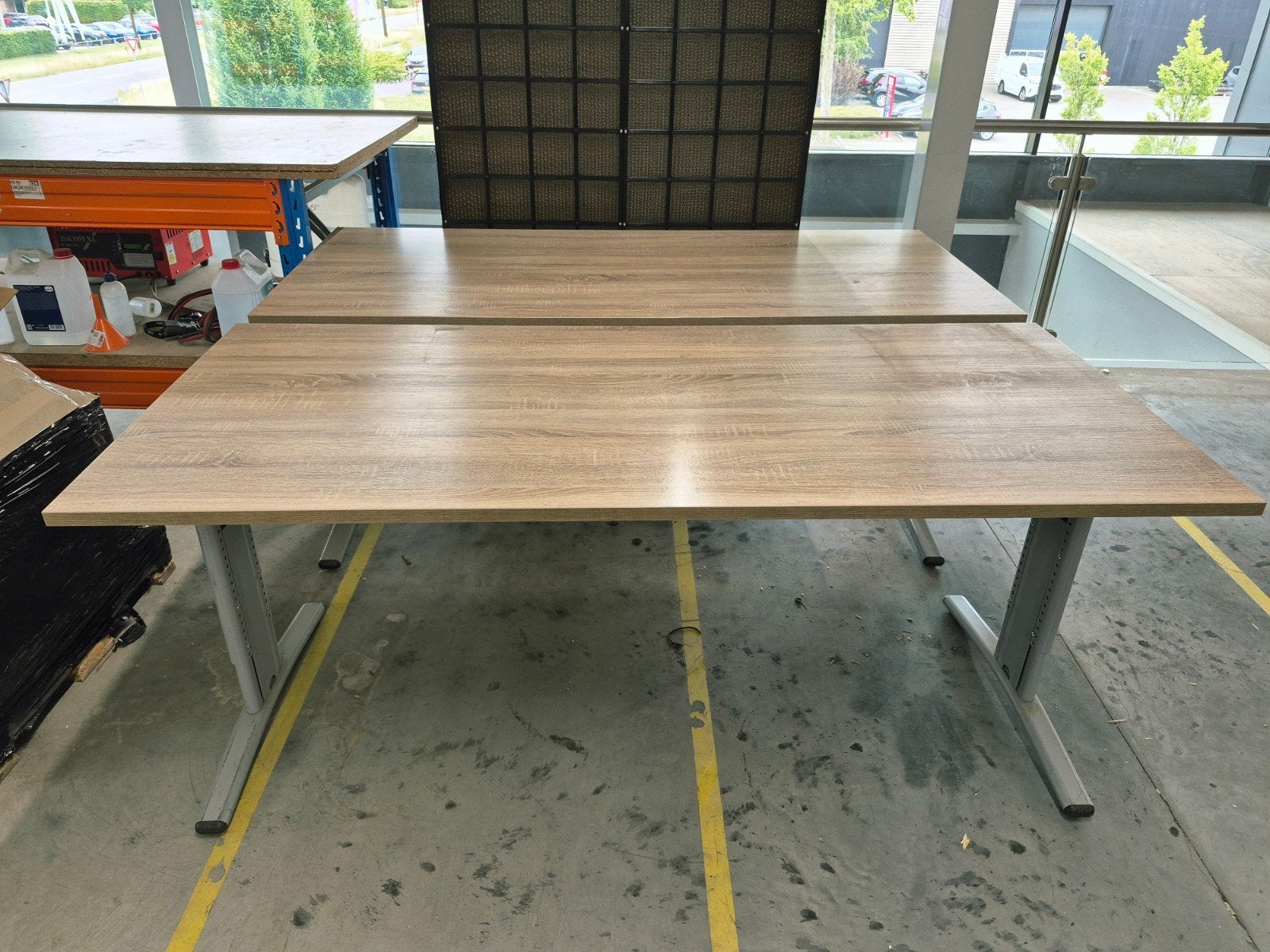Kantoor bureau's in hoogte verstelbaar, 180 cm, In hoogte verstelbaar, Ophalen of Verzenden, Zo goed als nieuw