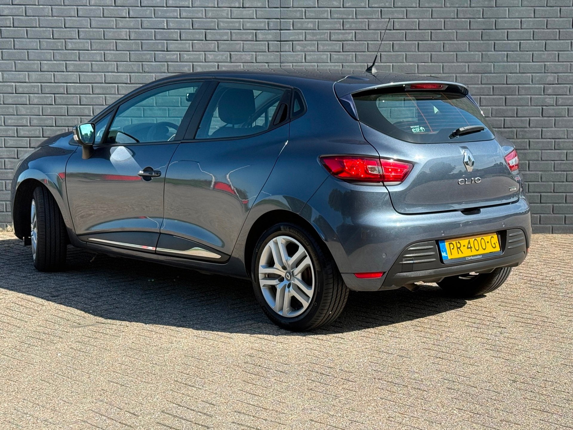 Renault Clio 0.9 TCe Zen Bj 2017 Airco 5-Deurs Navi Pdc, Voorwielaandrijving, Stof, Gebruikt, 49 €/maand