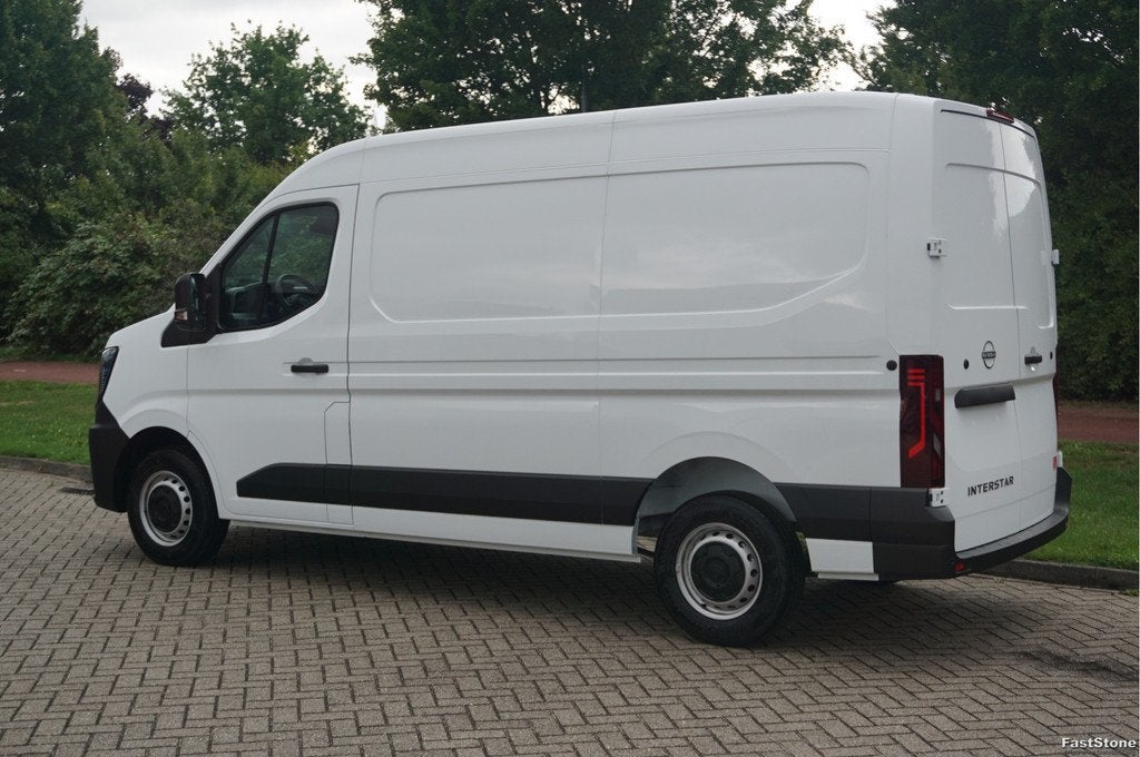 Nissan Interstar 3.5T 130PK N-Connecta L2H2 BPM VRIJ! 10" R-, 1998 cc, Gebruikt, 4 cilinders, Parkeersensor