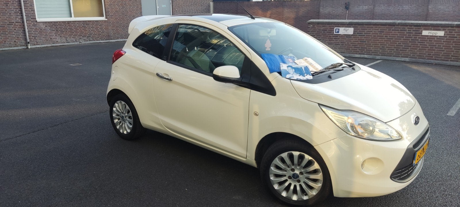 Ford Ka 1.2 51KW 2010 Wit buiten gewoon mooi, Voorwielaandrijving, Stof, 1242 cc, 4 cilinders