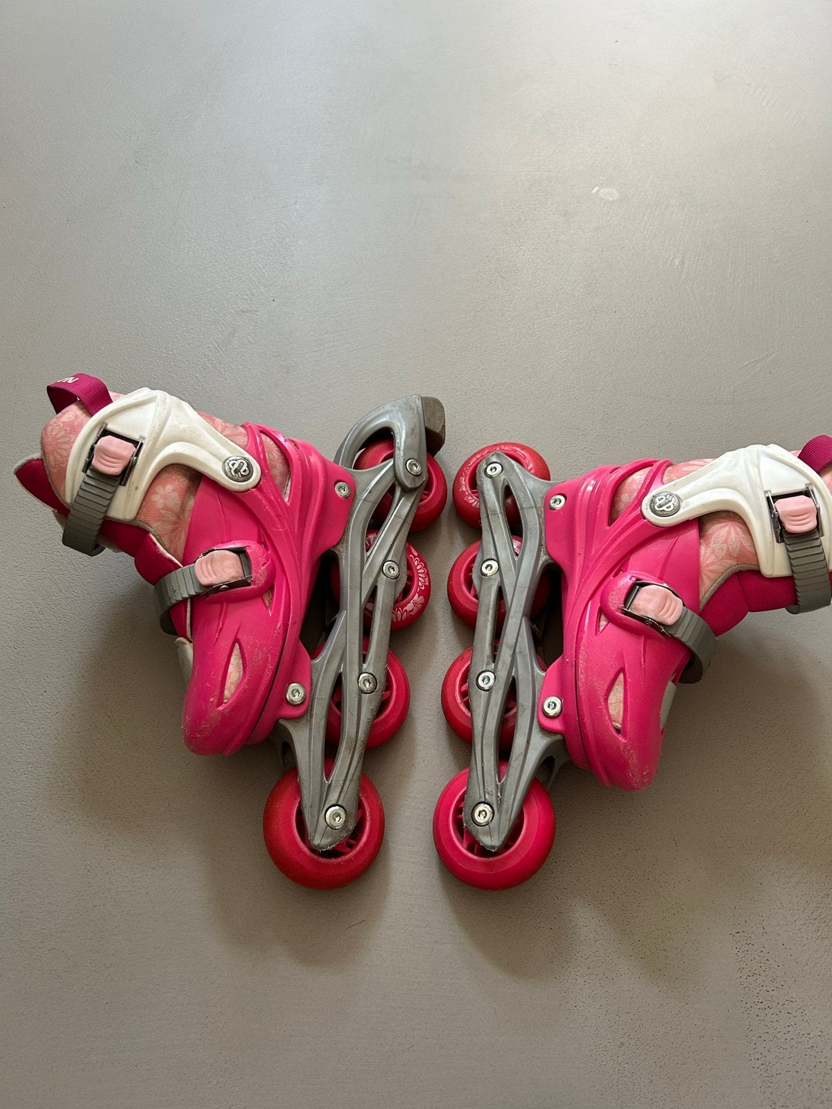 Nijdam verstelbare skates rolschaatsen maat 29-31 met onderd, Ophalen, Gebruikt