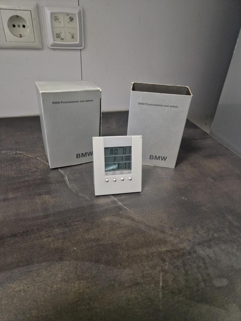 BMW piramide klok desk klok vintage  E30 e34 e46 e36 m3 m5, Ophalen of Verzenden, Gebruikt, Auto's