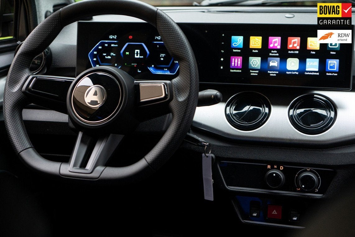 Aixam Brommobiel Crossover Premium 2026 met Panorama display
