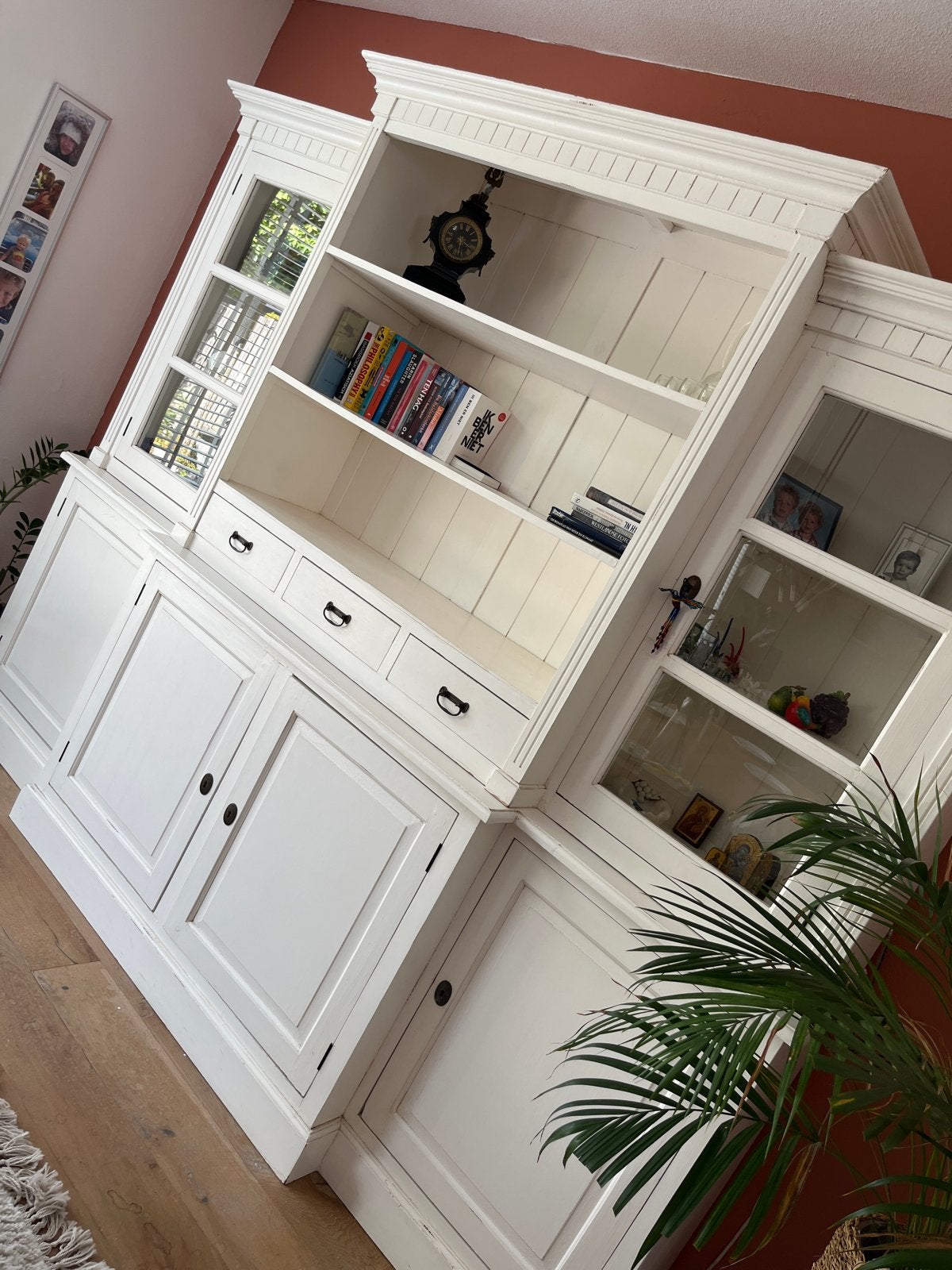 Grote witte boekenkast met vitrines en lades, Huis en Inrichting, Kasten | Boekenkasten, Ophalen, Gebruikt, 200 cm of meer, Met lade(s)