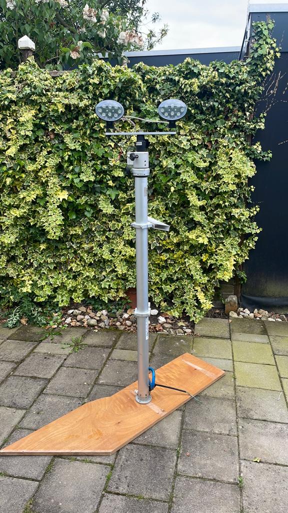 Pneumatische aluminium lichtmast. Ex brandweer, Telecommunicatie, Antennes en Masten, Ophalen of Verzenden, Zo goed als nieuw