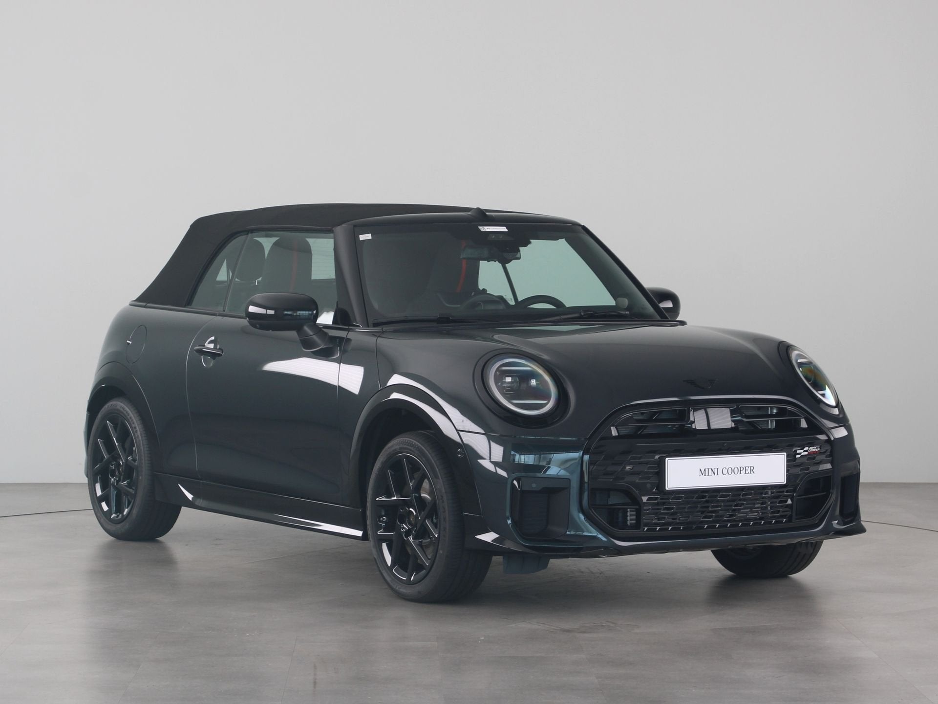 MINI Cabrio Cooper C John Cooper Works Pakket XL PRIVATE LEA, 1998 cc, 15 km/l, Zwart, Cabriolet