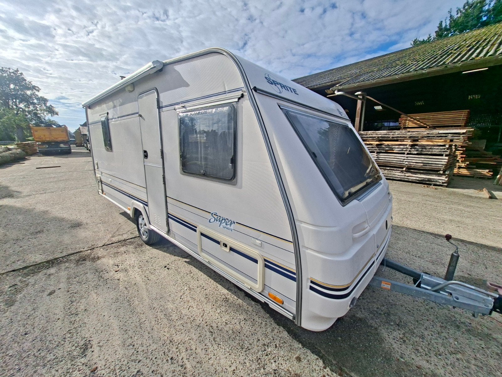 sprite 490  caravan, Rondzit, Frans bed, 750 - 1000 kg, Particulier