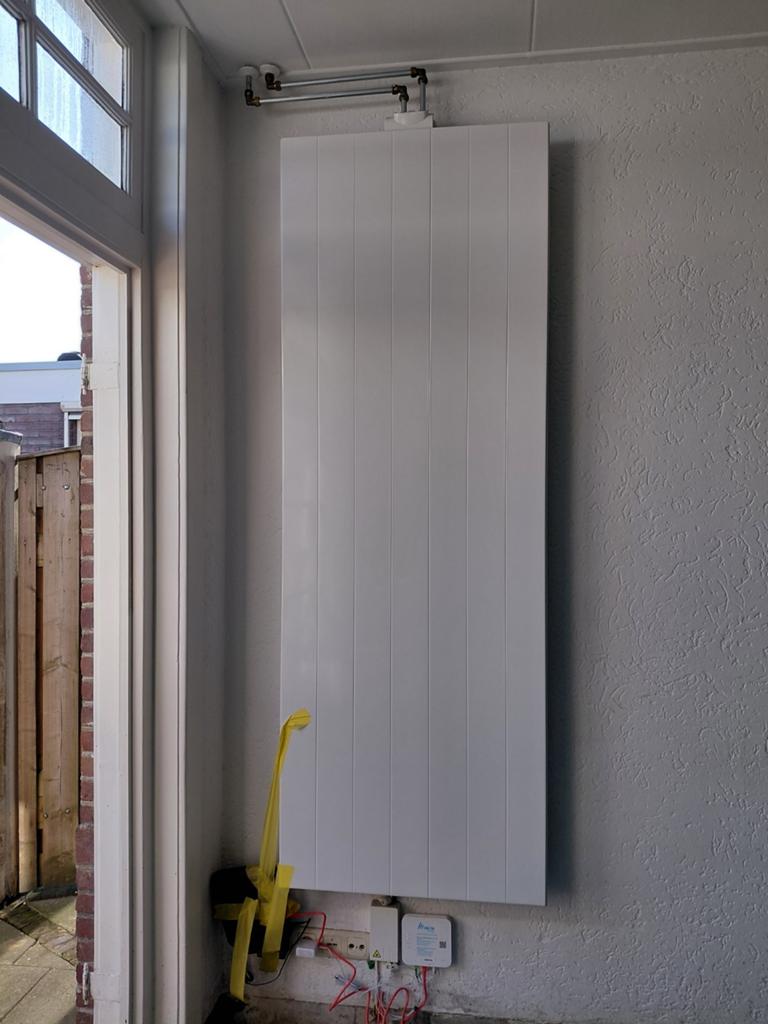 Grote moderne radiator, Doe-het-zelf en Verbouw, Verwarming en Radiatoren, Ophalen, Gebruikt, Radiator, 30 tot 80 cm