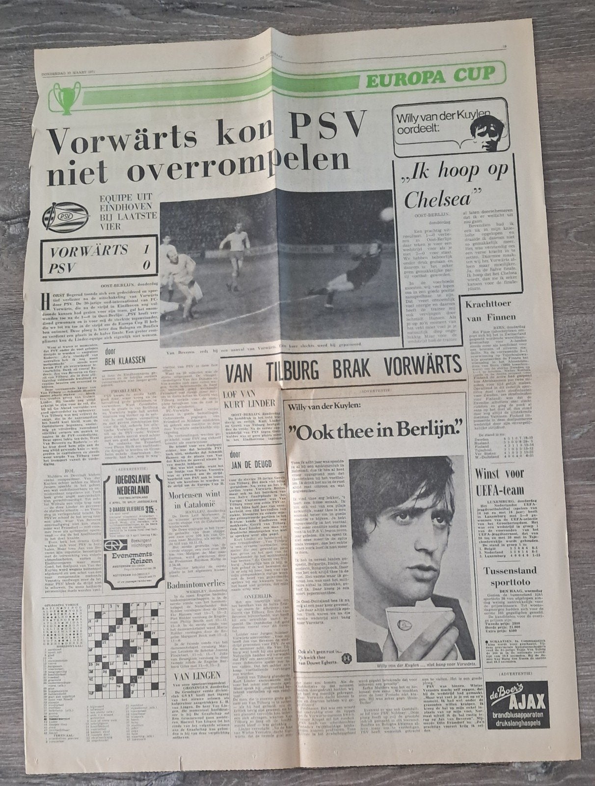 Historische krant: Europa Cup met PSV , Willy van der Kuylen, Ophalen of Verzenden