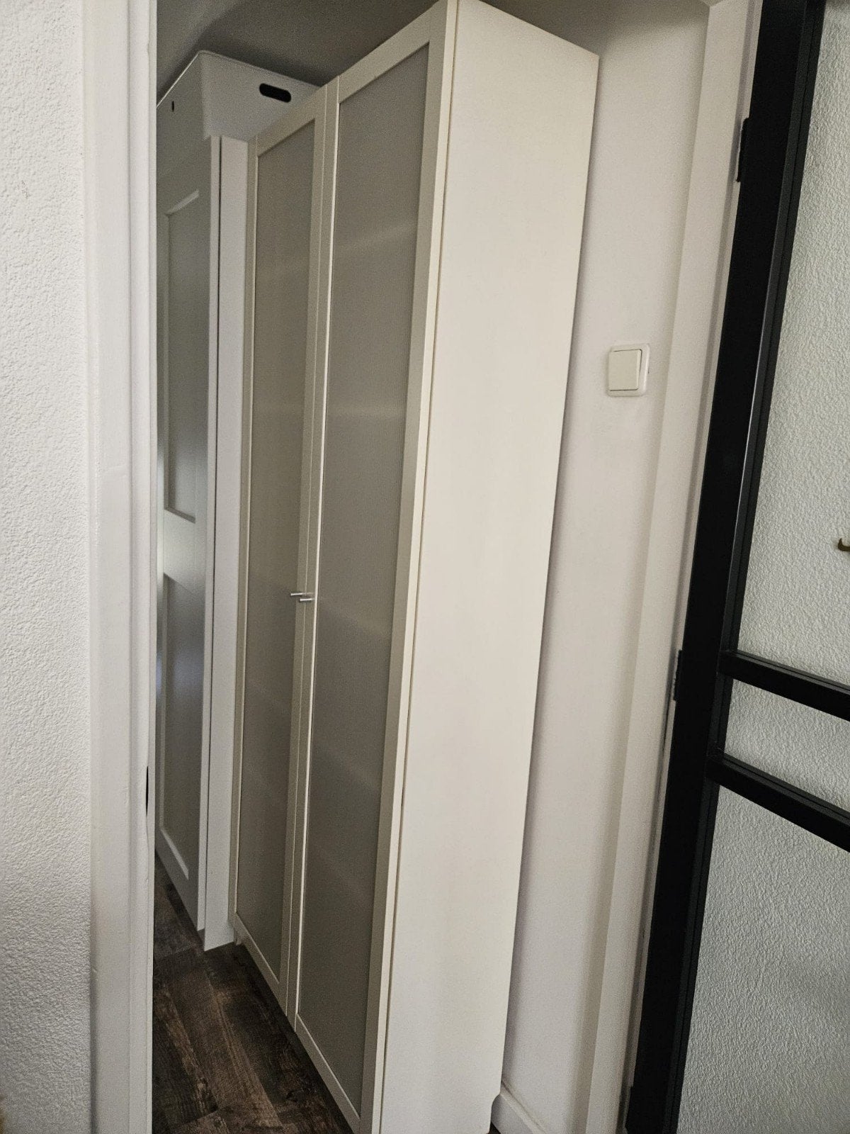 Praktische voorraadkast of boekenkast met deuren, 200 cm of meer, Modern, 25 tot 50 cm, Overige houtsoorten