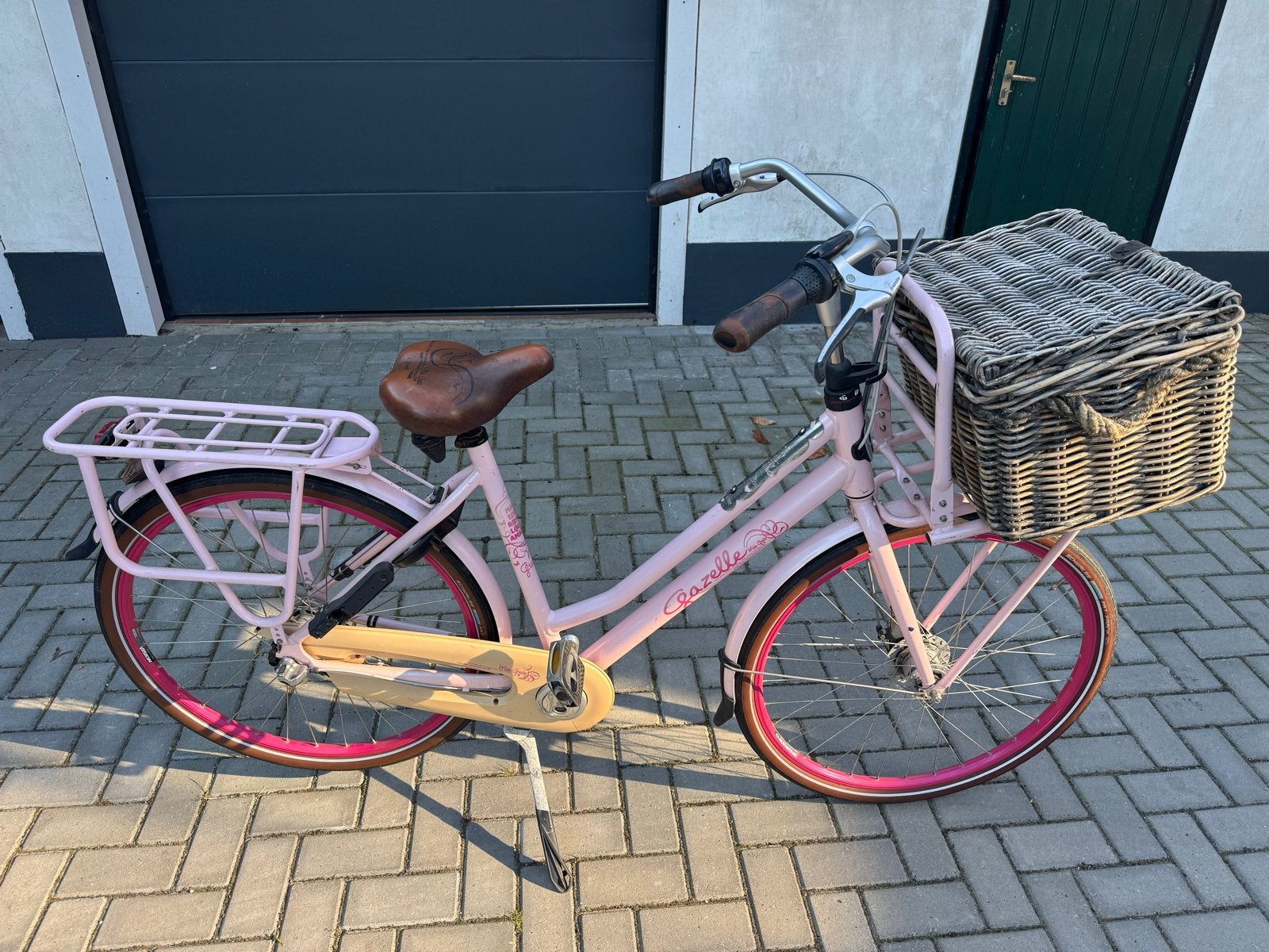 Roze Gazelle Miss Grace fiets met mand, Ophalen, Versnellingen, Gazelle, Trommelrem