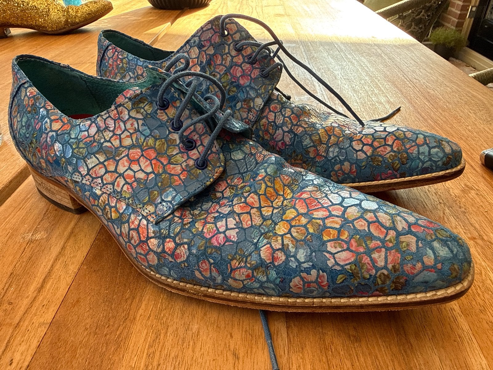Pepe Milan veterschoenen met bloemenprint - Maat 44, Ophalen of Verzenden, Zo goed als nieuw, Blauw, Schoenen met lage hakken