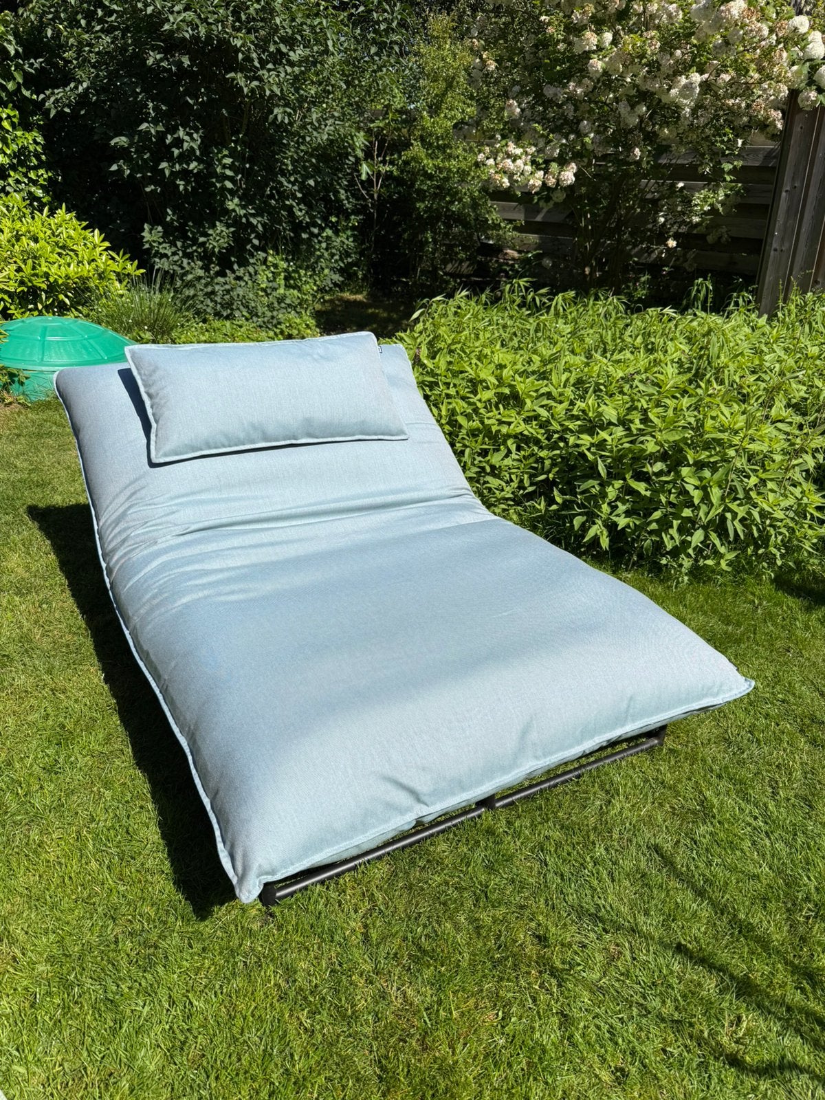 Emma ligbed Hartman tuin ZGAN lichtblauw grijs, Tuin en Terras, Ligbedden, Ophalen, Zo goed als nieuw, Aluminium, Verrijdbaar