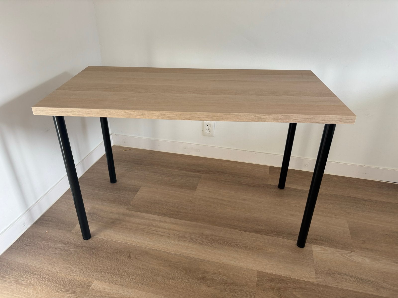 IKEA Lagkapten bureau met zwarte poten, Ophalen, Zwart, Gebruikt, Spaanplaat of MDF