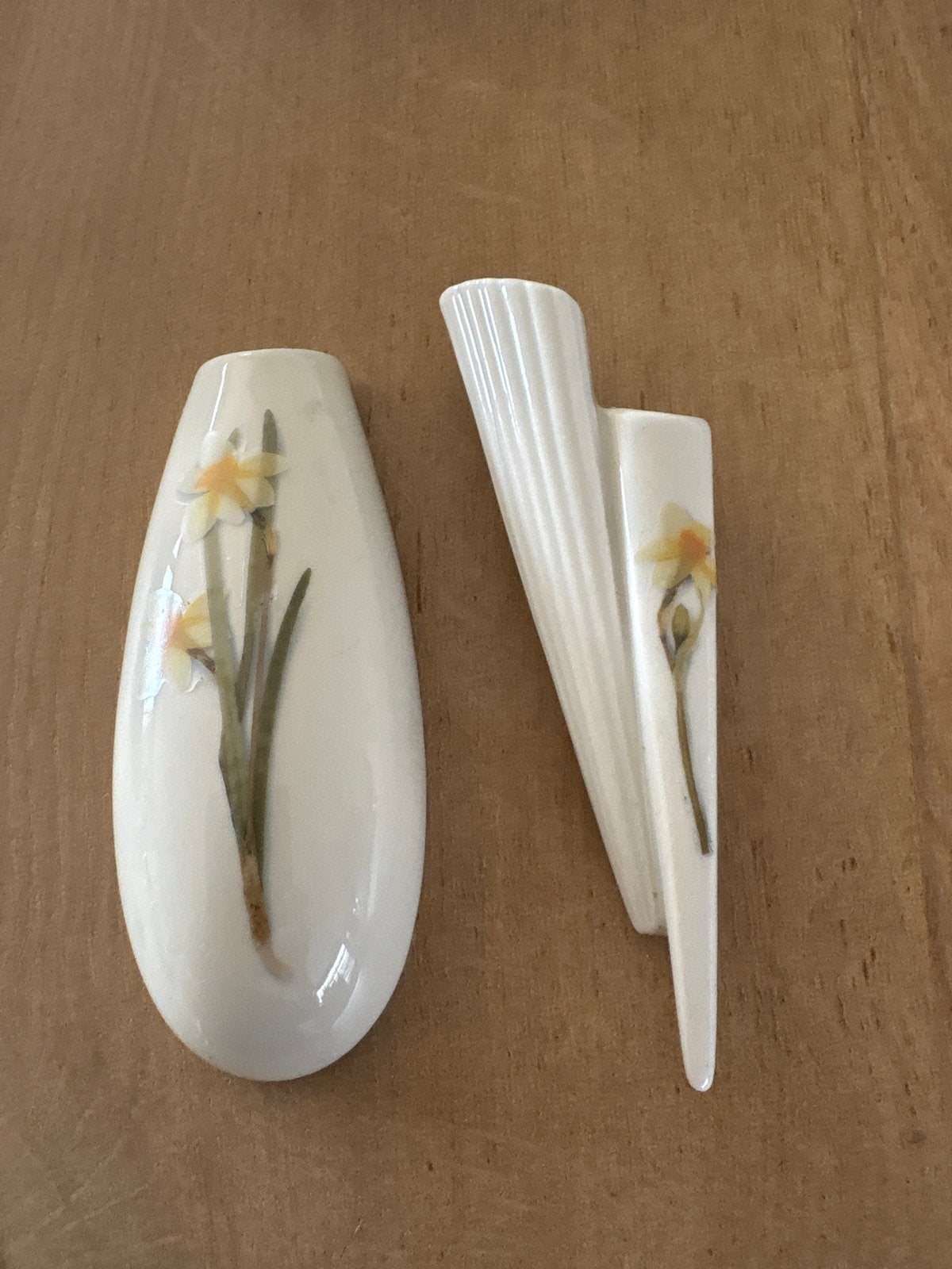 Set van 2 auto vaasjes met narcissen, Ophalen of Verzenden