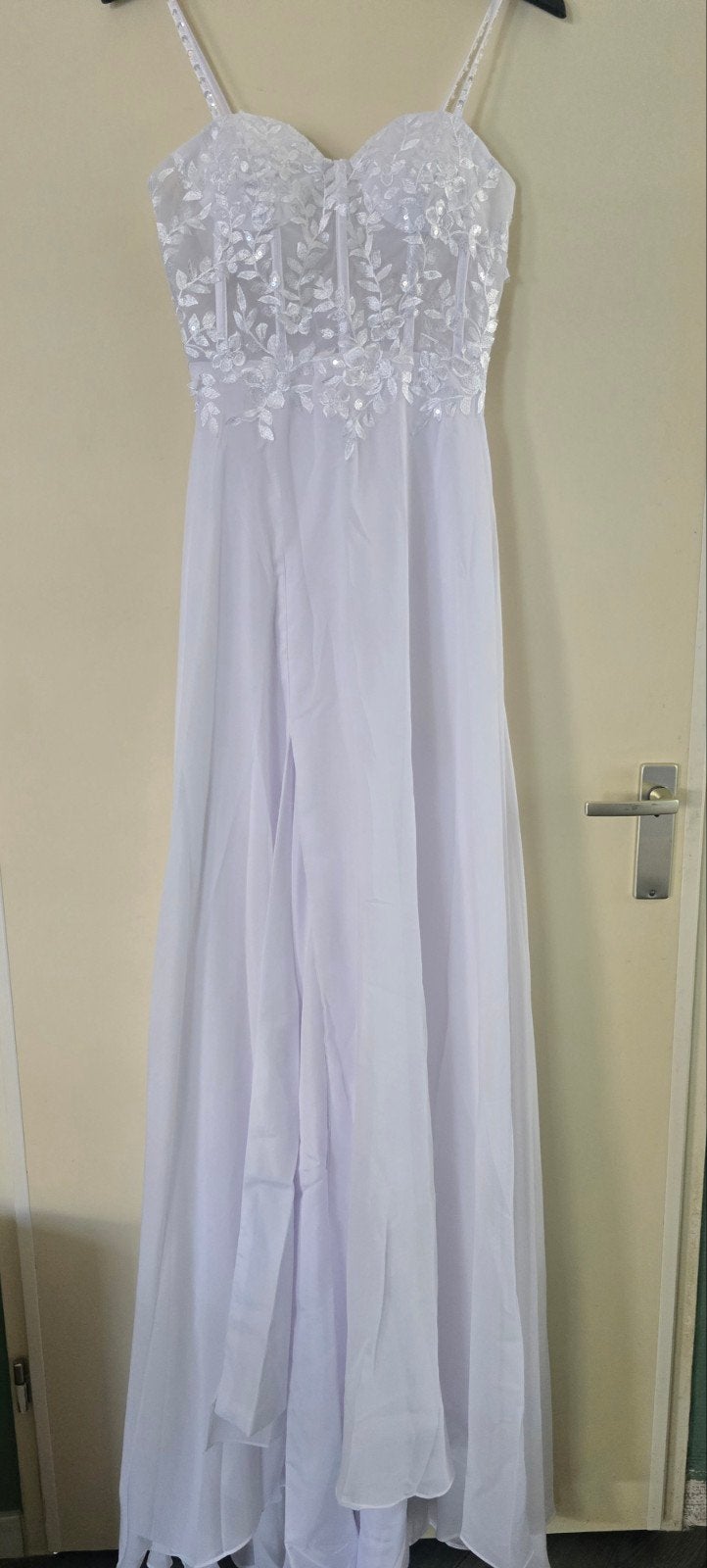 Nieuwe Witte Trouwjurk met Kant -, Trouwjurk, Gown Gallery, Wit, Nieuw