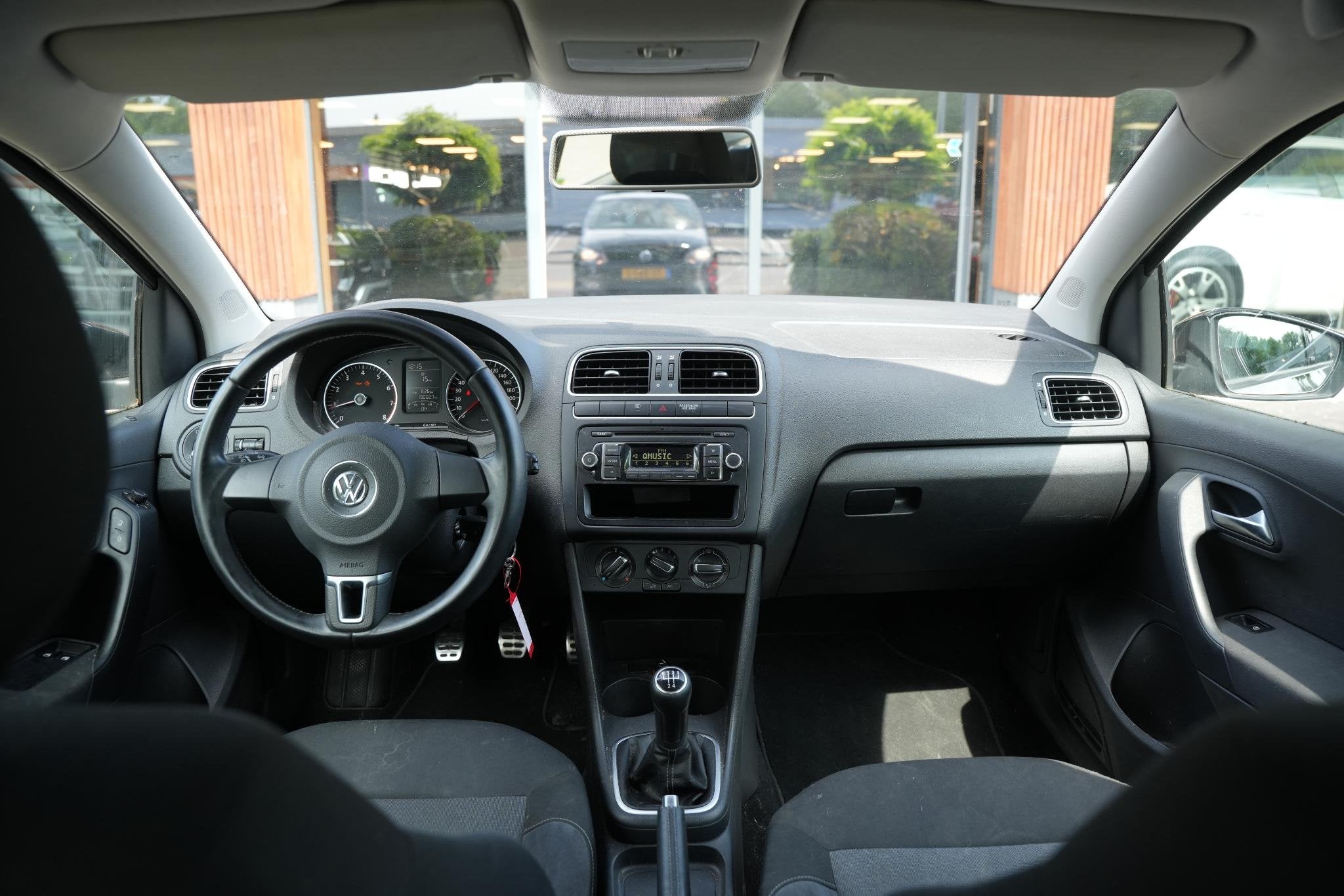 Volkswagen Polo 1.2-12V Comfortline Airco Cruise Control, Voorwielaandrijving, Euro 5, 1198 cc, Zwart