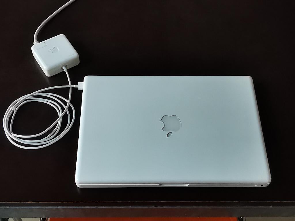MacBook Intel Core 2 Duo 2.16 Ghz 13 inch White zie fotos, Computers en Software, Apple Macbooks, Gebruikt, 2 tot 3 Ghz, Qwerty