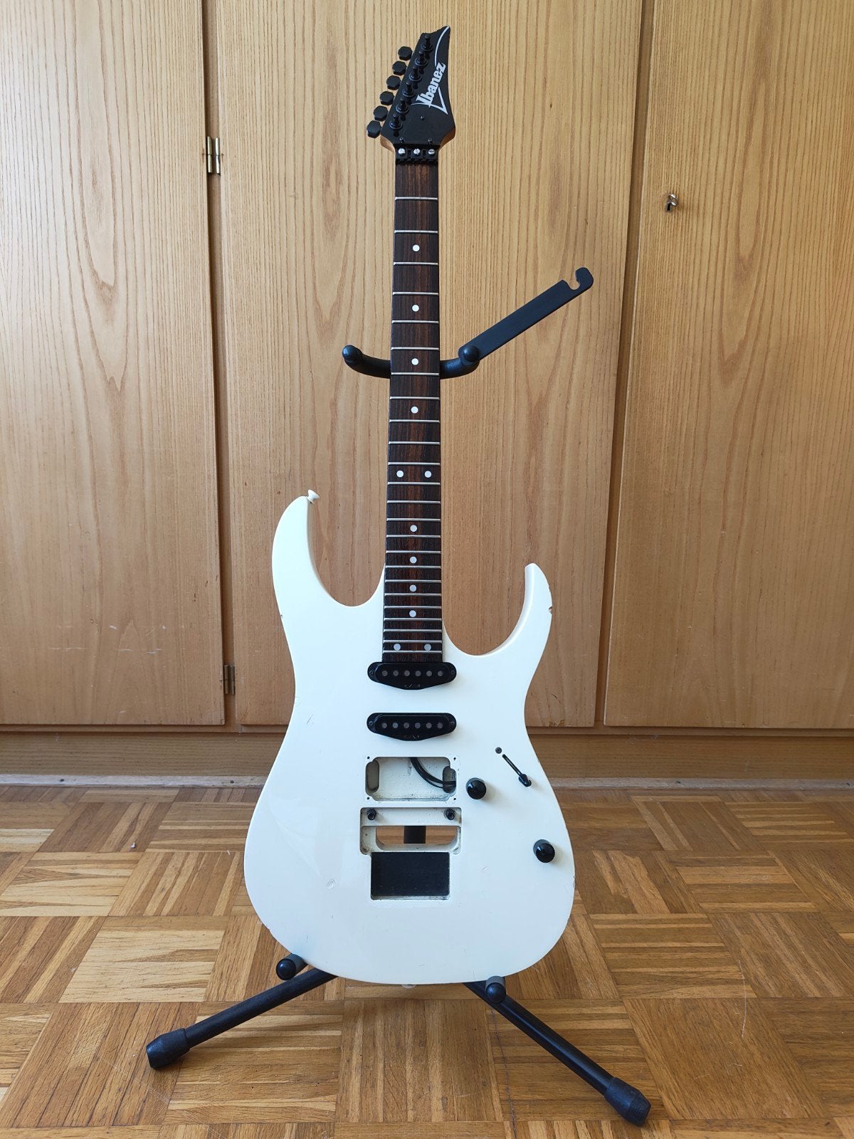 ≥ Ibanez RG560 SSH Japan 1989 Superstrat Weiß FUJIGEN EGitarre
