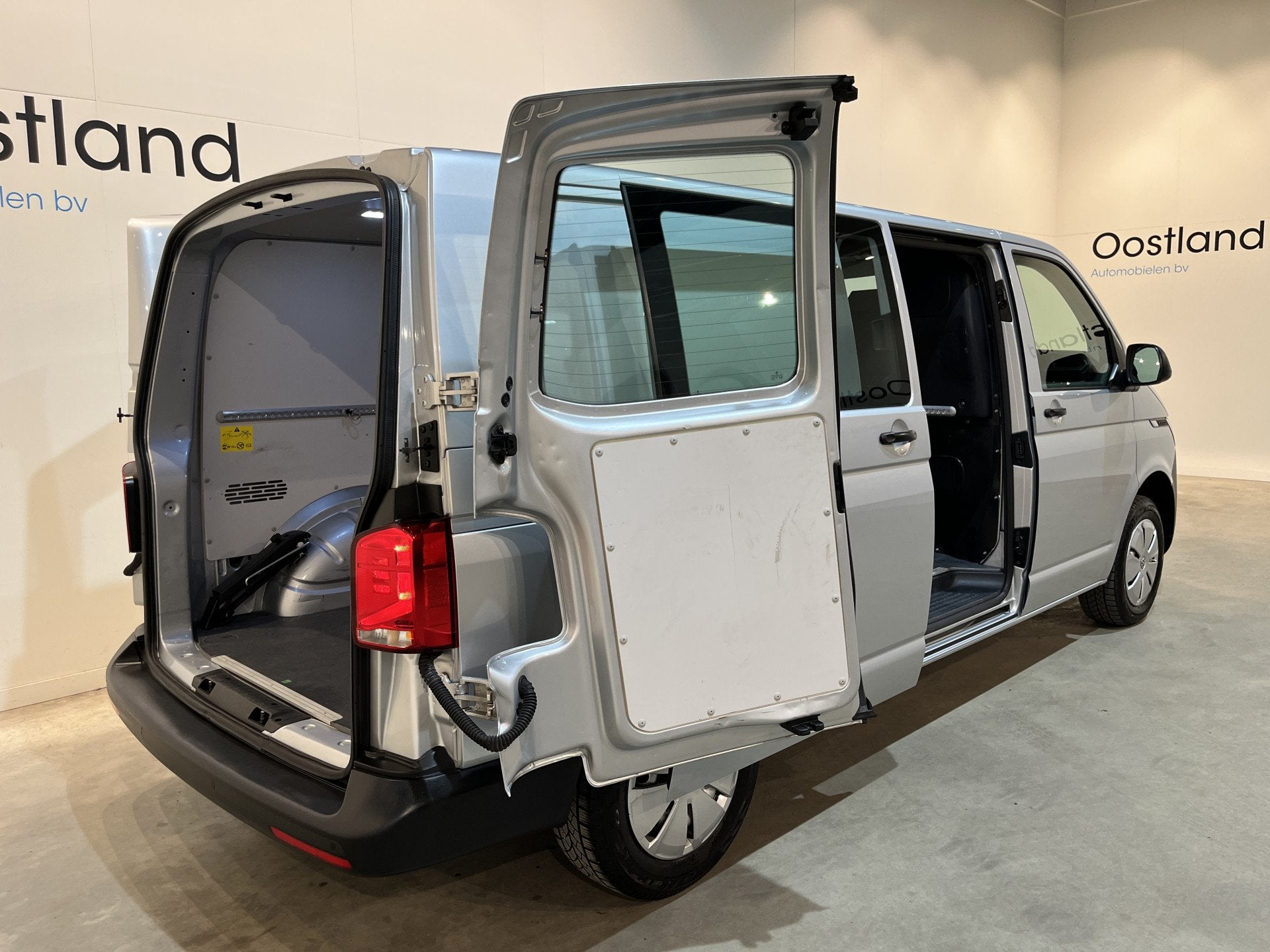 Volkswagen Transporter 2.0 TDI L2H1 150 PK DSG Automaat / Eu, Auto's, Bestelauto's, Stof, Gebruikt, Volkswagen, 2500 kg