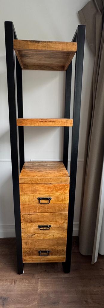 Mango houten kast, 200 cm of meer, Zo goed als nieuw, Met lade(s), Industrieel