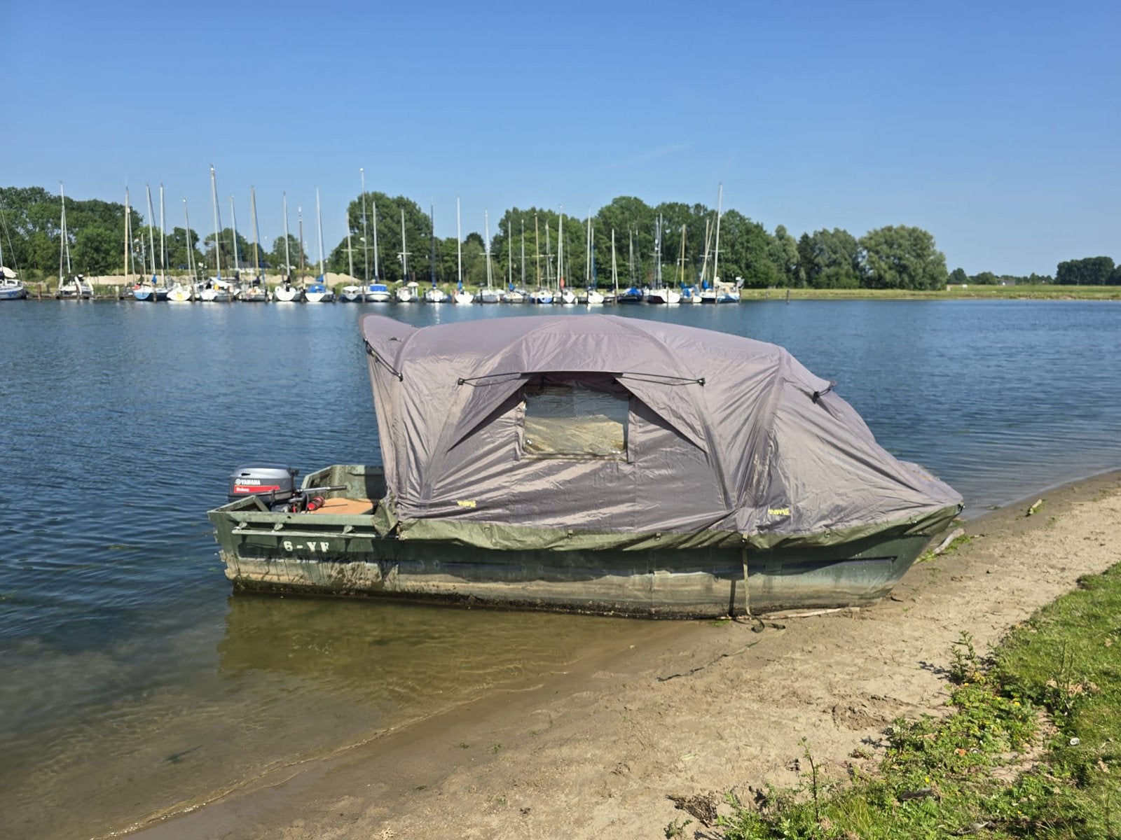 Aluminium visboot met tent en buitenboordmotor, Watersport en Boten, Overige merken, Gebruikt, Afdekzeil, Buitenboordmotor