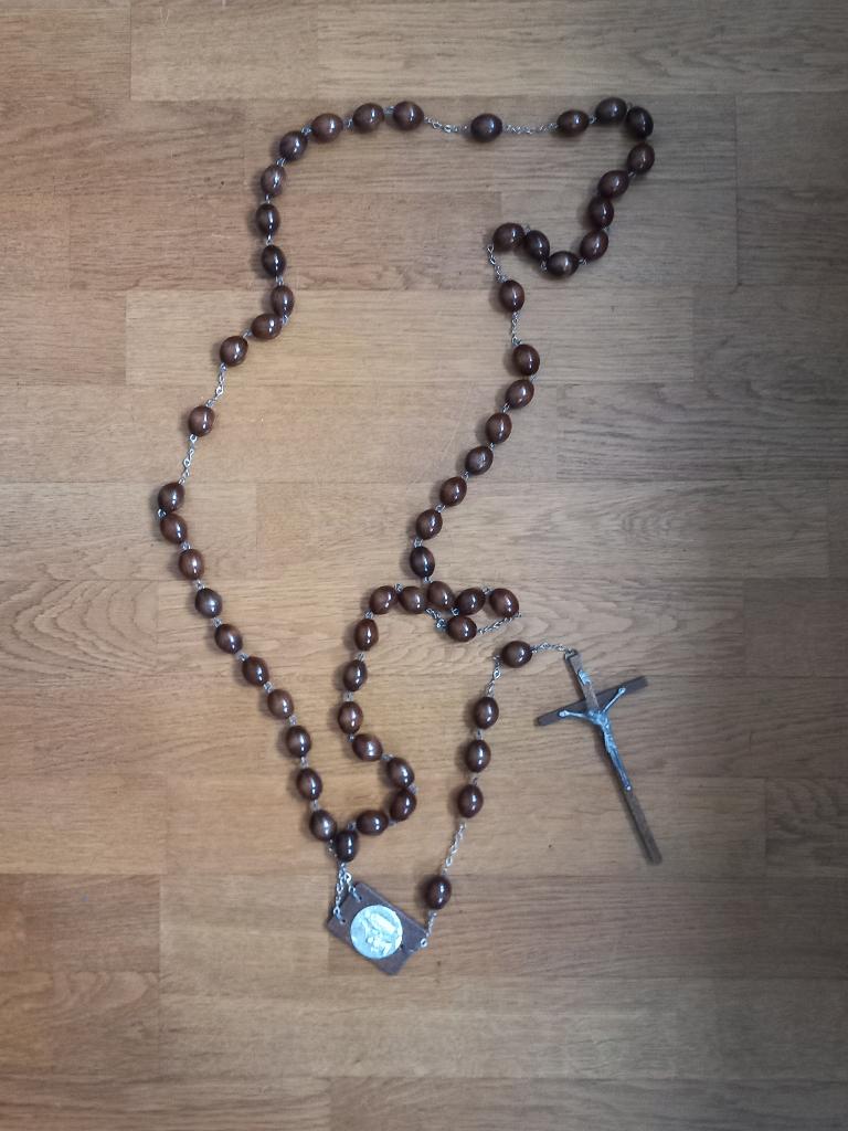 Grote houten rozenkrans, Ophalen of Verzenden, Zo goed als nieuw, Sieraad
