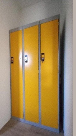 Gele lockerkasten - 3 deuren, Ophalen of Verzenden, Gebruikt, Modern, functioneel