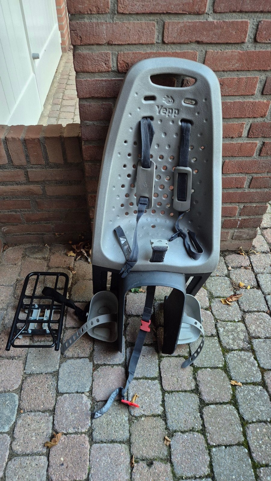 Thule Yepp fietsstoeltje inclusief universele bagagedrager, Ophalen, Achterzitje, Thule Yepp, Gebruikt