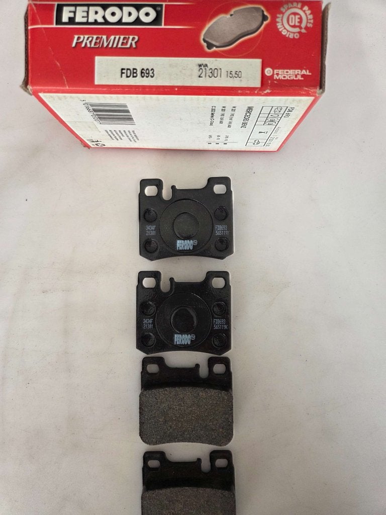 Set Remblokken Mercedes W201 W124, Auto-onderdelen, Niet ingevuld, Ophalen of Verzenden, Niet ingevuld, Niet ingevuld