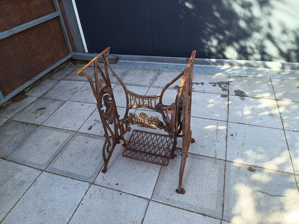 Naaimachine onderstel gietijzer oud, Ophalen of Verzenden