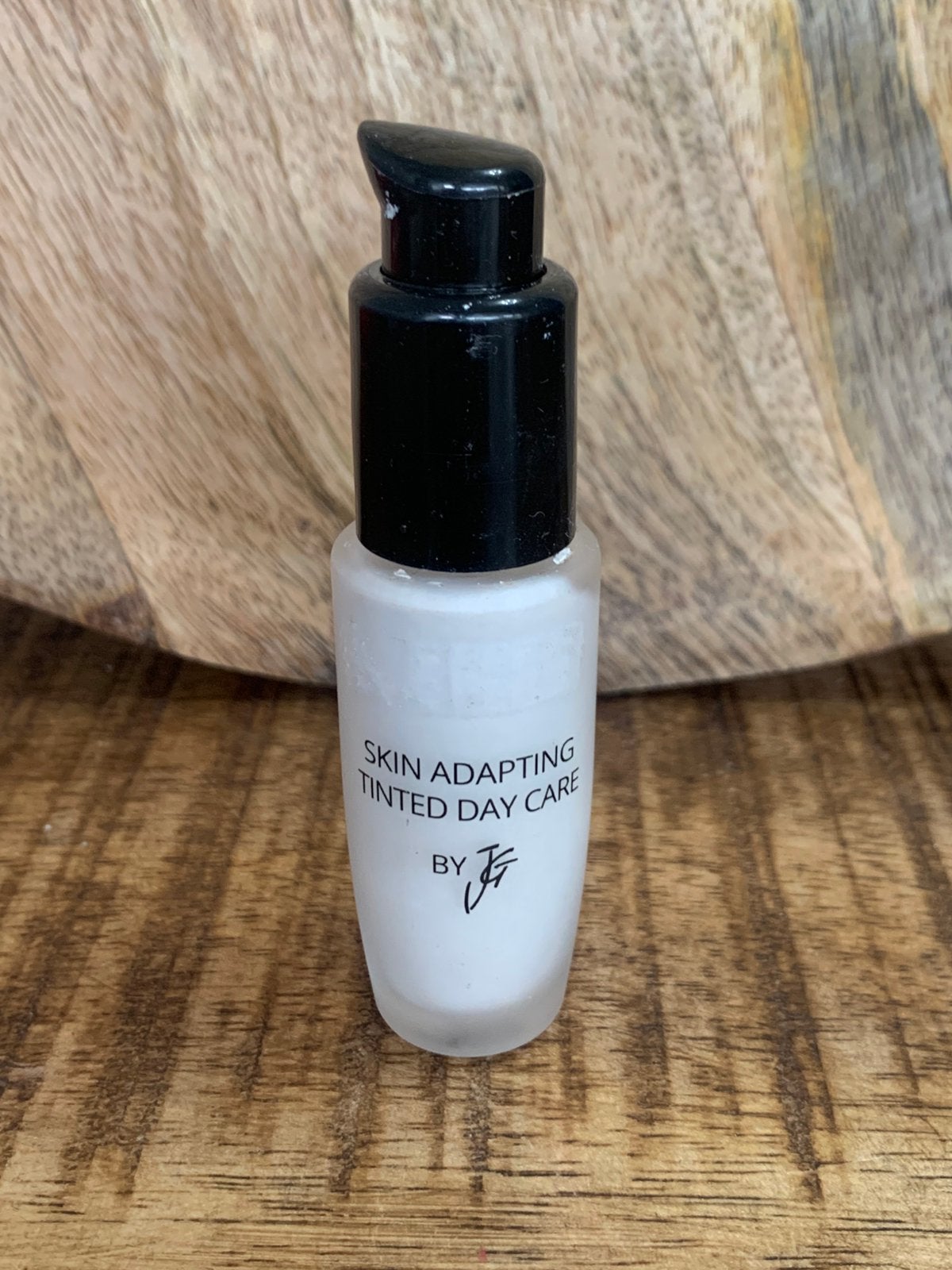 John van G Skin adapting tinted day care, Ophalen of Verzenden, Zo goed als nieuw, Gehele gezicht
