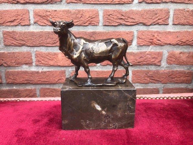 mooi bronzen beeld, krachtige stier, Ophalen of Verzenden, Brons