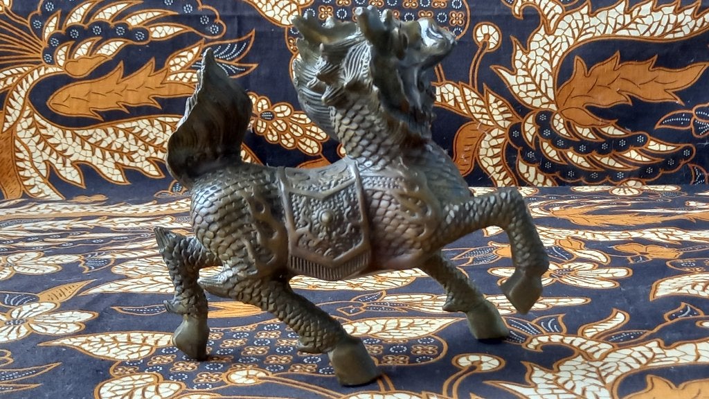 Prachtig oud Chinees brons beeldje van een Foo dog 15,5 cm., Antiek en Kunst, Handgemaakt, Ophalen of Verzenden, China, Brons