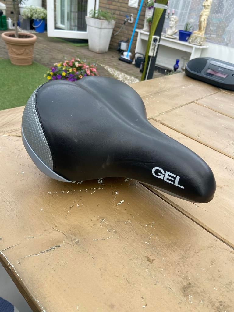 3 Comfortabele Gel Zadels voor Fiets - Zo goed als nieuw, Kunststof, Ophalen of Verzenden, Zo goed als nieuw, Zadel