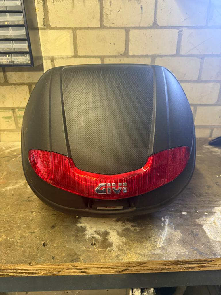 Givi Monolock Topkoffer voor Motor/Scooter, Motoren, Ophalen of Verzenden, Gebruikt