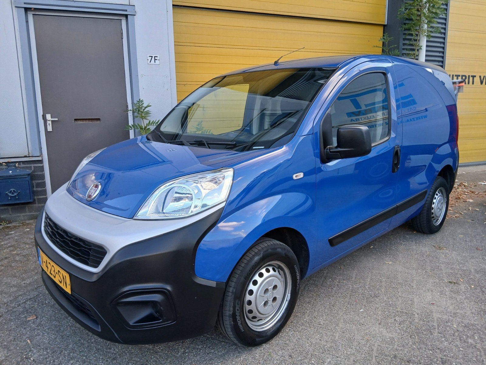 Fiat Fiorino Euro6 Benzine 10-2018 Airco ABS PDC 93000km NAP, Auto's, Stof, Euro 6, 4 cilinders, Blauw
