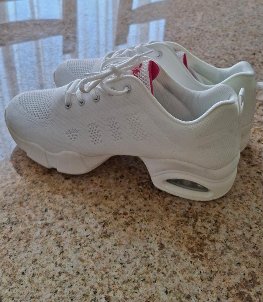 Dansschoenen dames wit maat 43, Ophalen of Verzenden, Nieuw, Wit, Sneakers of Gympen