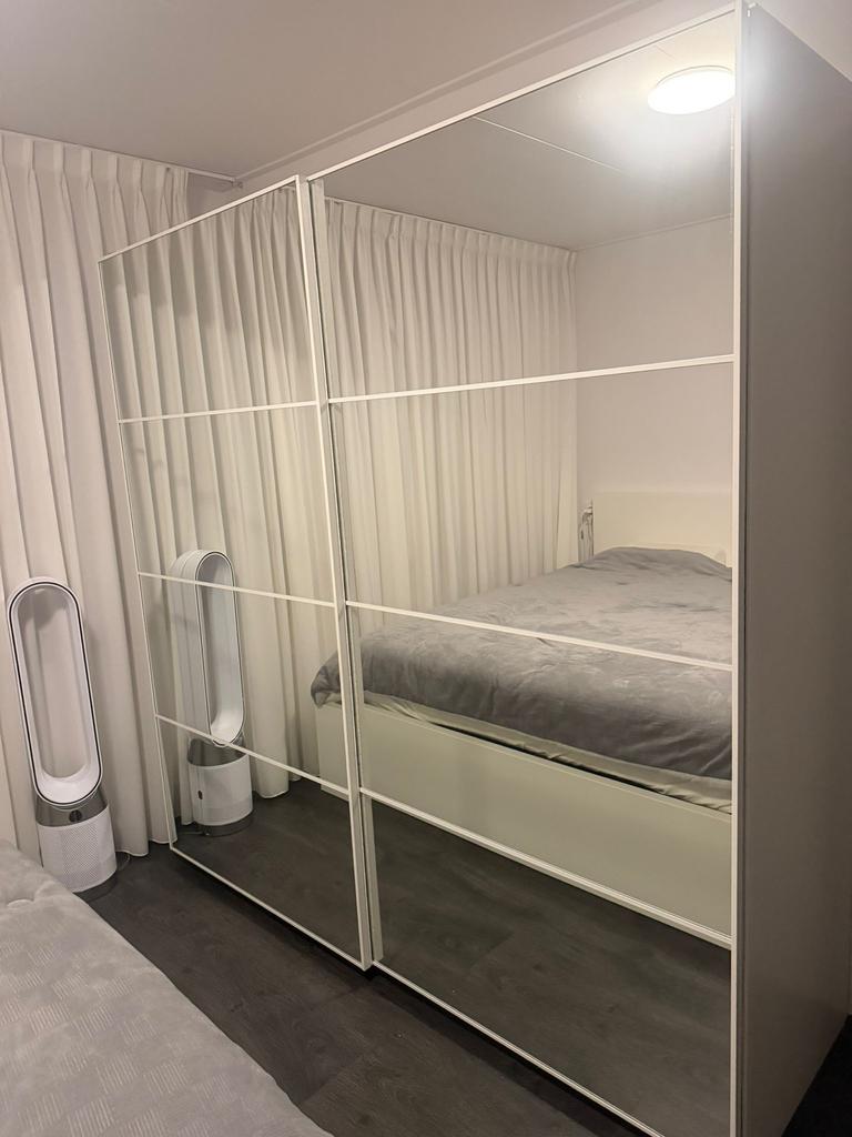 Zo goed als nieuwe IKEA Pax kast met spiegeldeuren, Ophalen of Verzenden, Zo goed als nieuw, 50 tot 75 cm, 200 cm of meer