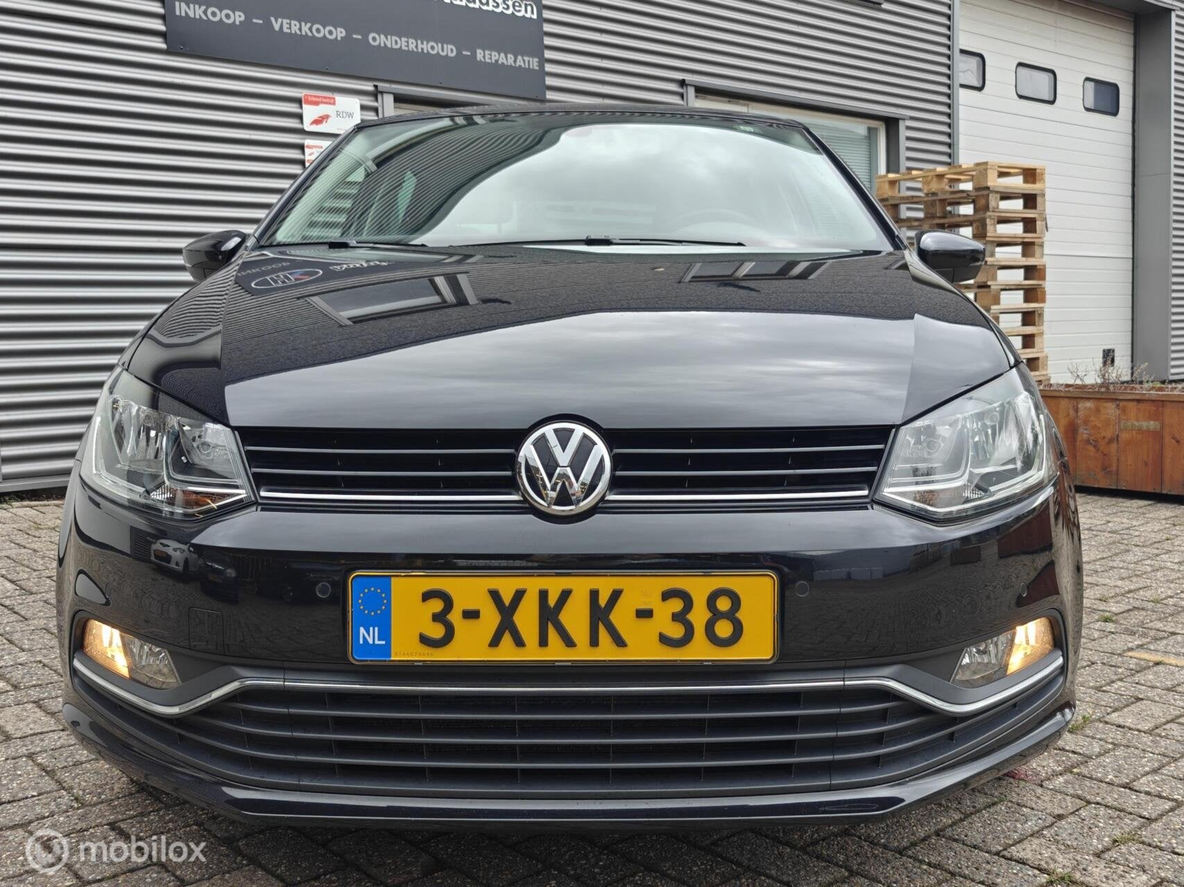 Volkswagen Polo 5-deurs 1.2TSi 90pk Highline Fresh Executive, Auto's, Volkswagen, 40 €/maand, Euro 6, 4 cilinders, Zwart