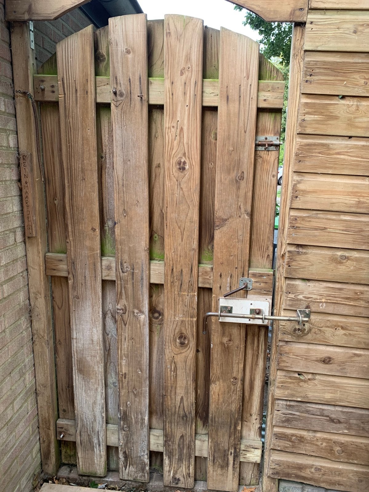 Poortdeur met hang- & sluitwerk, Tuin en Terras, Ophalen, 1 tot 2 meter, Minder dan 3 meter, Zo goed als nieuw
