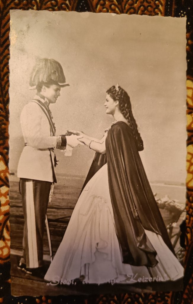 ROMY SCHNEIDER ANSICHTKAART 90 SISI KAART FOTO VINTAGE retro, Verzenden, 1940 tot 1960, Ongelopen, Sterren en Beroemdheden